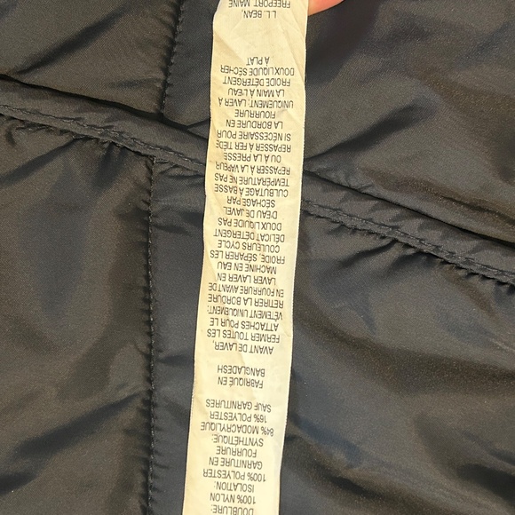 L.L.Bean quilted coat petite - Picture 4 of 4